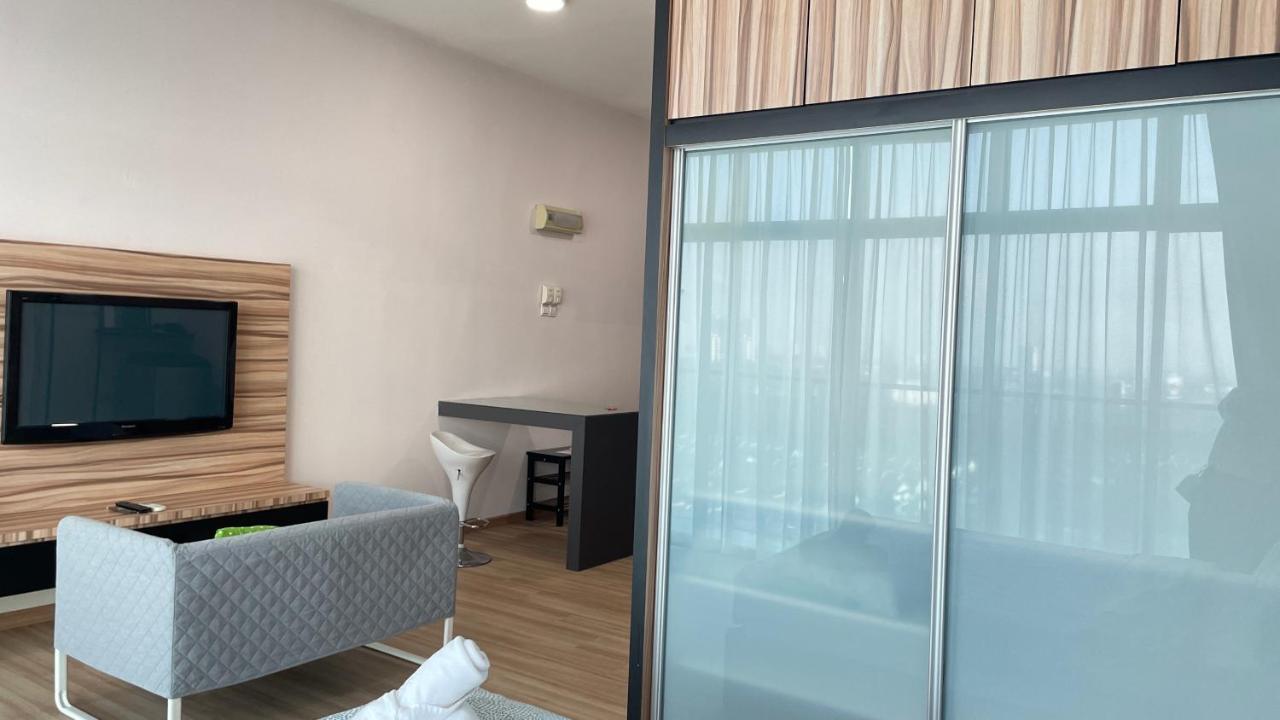 Palazio Serviced Apartment In Mount Austin Near Aeon Ikea Toppen Hsi Johor Bahru Exterior foto